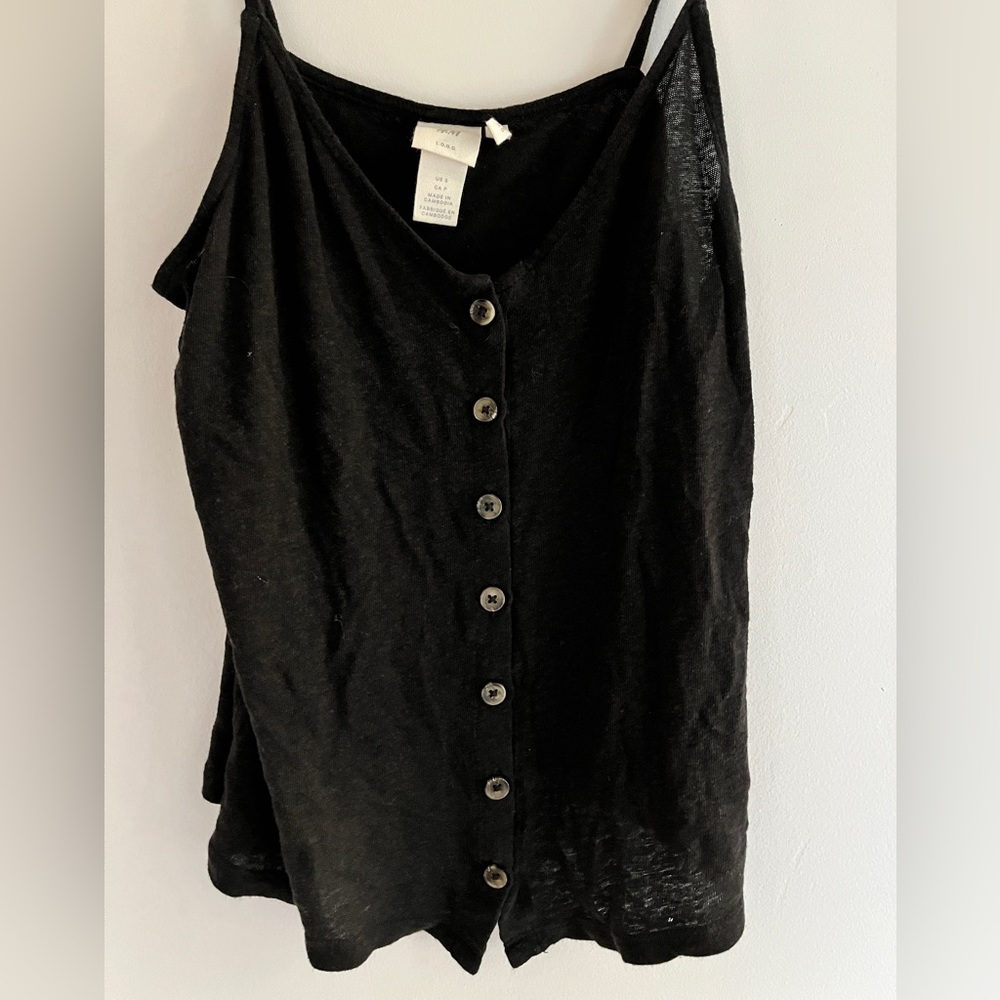 H&M light tank top with buttons